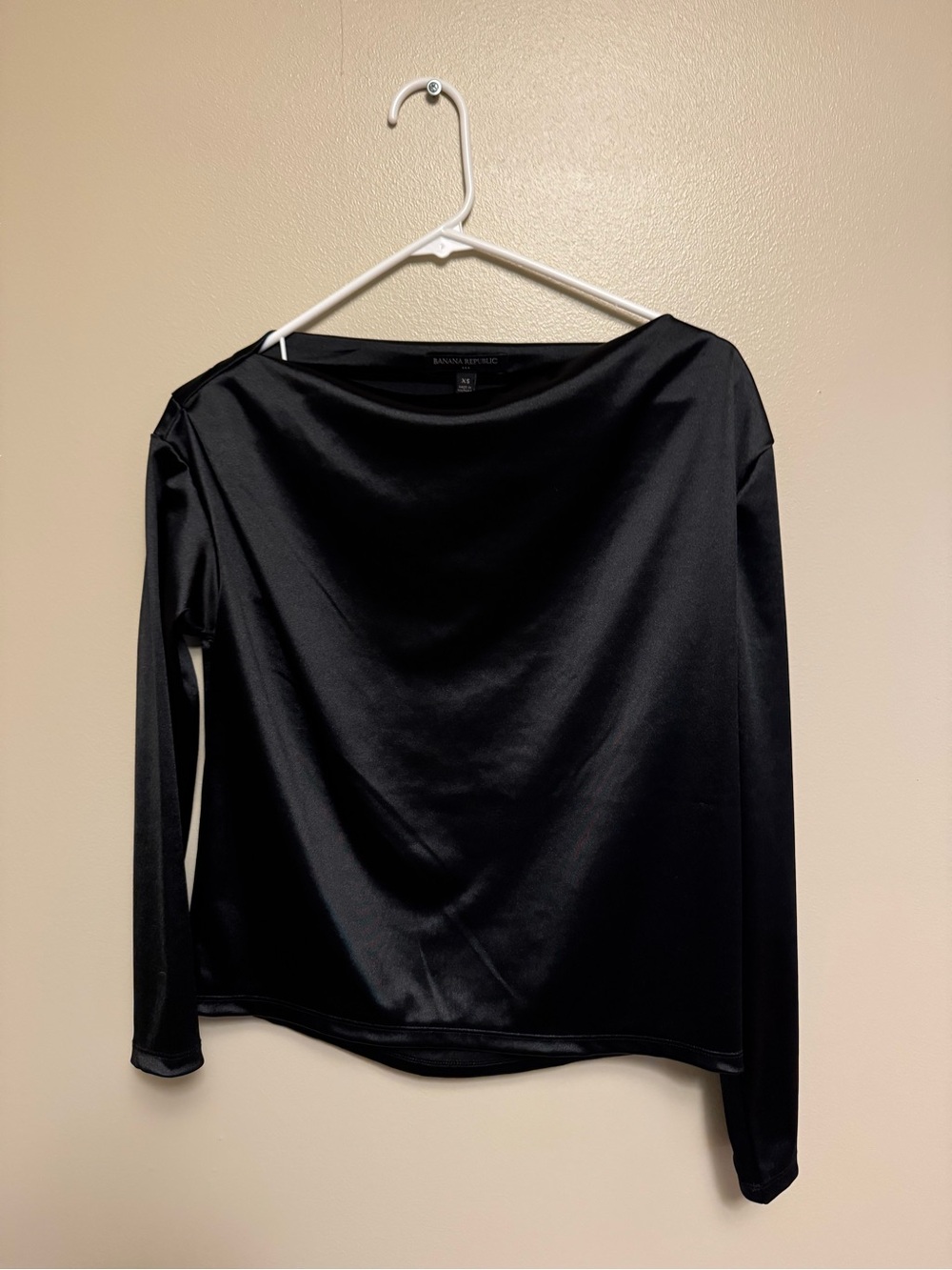 Banana Republic Black Satin Draped Neck Long Sleeve Top XS